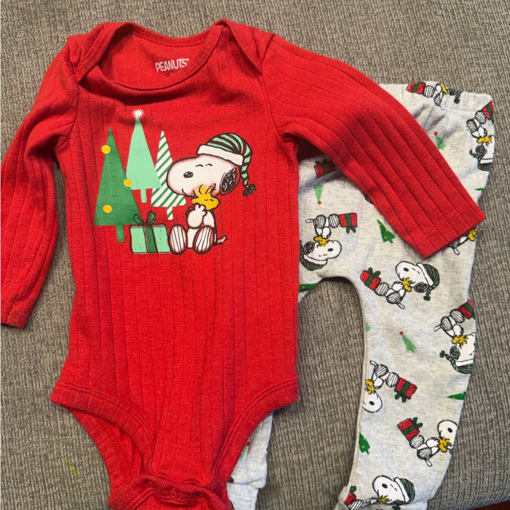 Peanuts baby holiday outfit